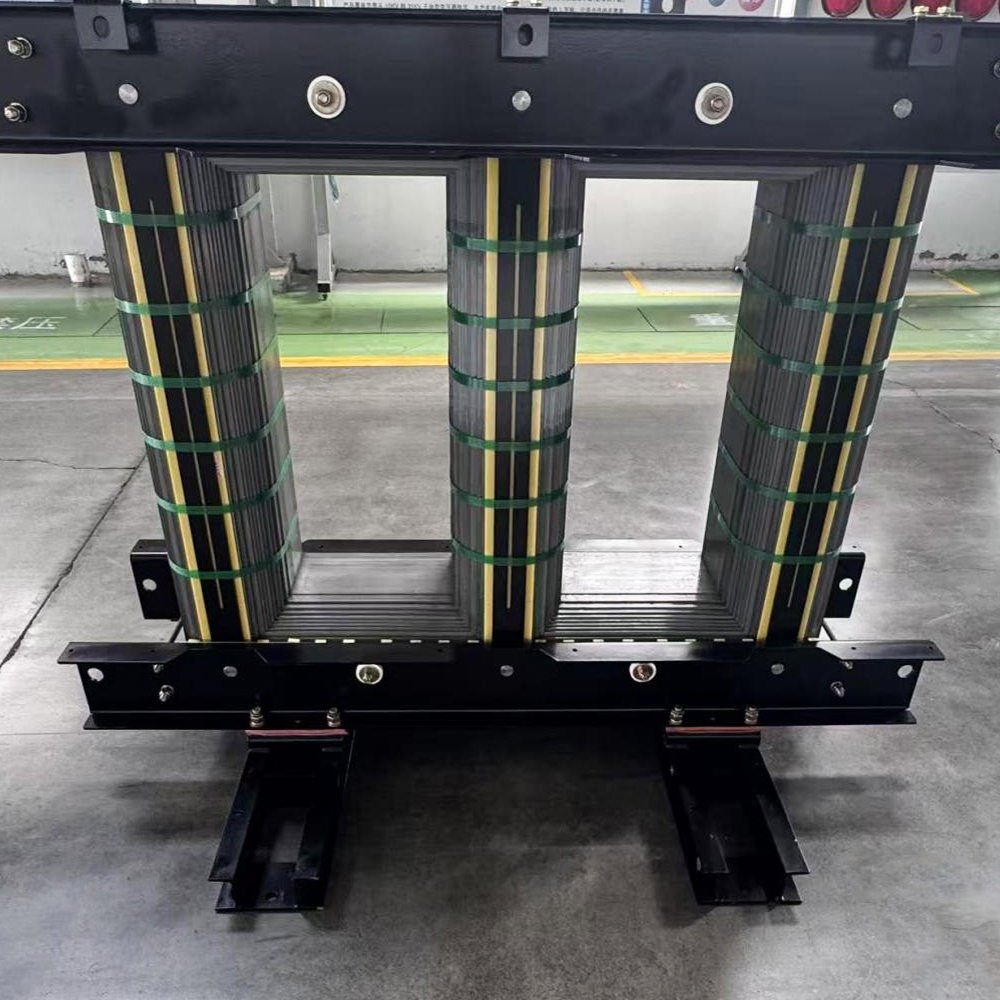 Inti Transformator Terendam Minyak